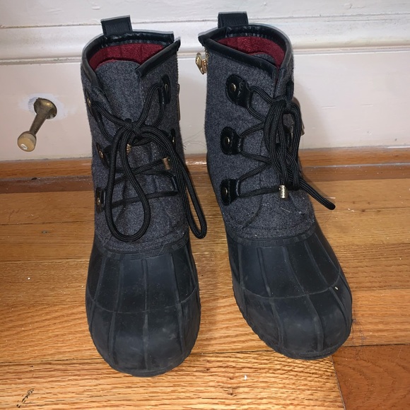 Size 9 Tommy Hilfiger boots - Picture 1 of 6